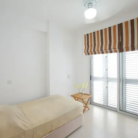 아파트 Trident 4 Luxury Front 파라림니