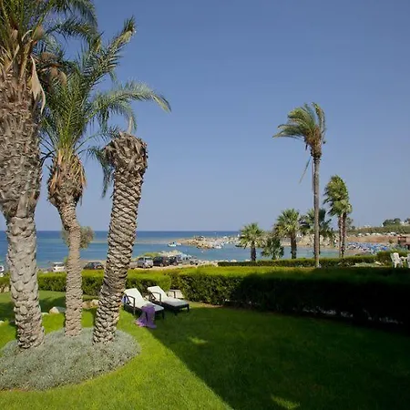Trident 4 Luxury Front * Paralimni
